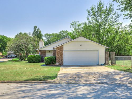 801 E Spring St, Collinsville, OK, 74021-3641 | Card Image