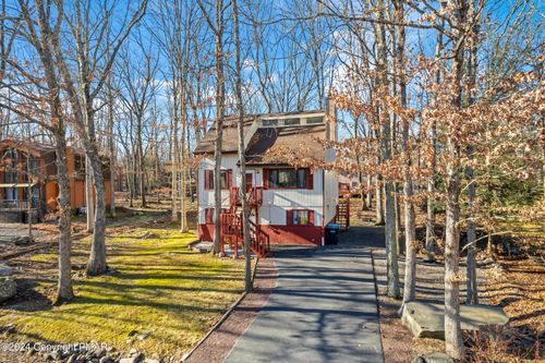 212 Sandlewood Dr, East Stroudsburg, PA, 18301-6980 | Card Image