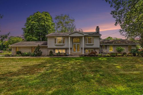7436 Oak Bay Dr, White Lake, MI, 48383-2965 | Card Image