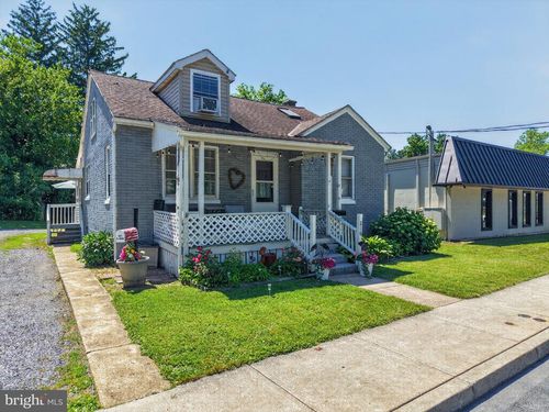 216 W Fulton St, EPHRATA, PA, 17522-1954 | Card Image