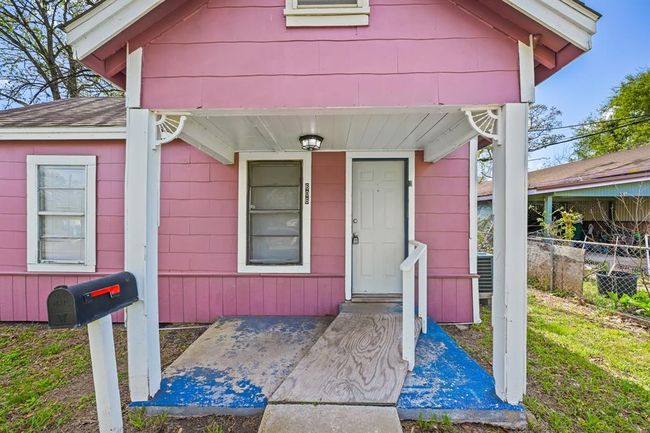 606 E 4 Th St, House other with 1 bedrooms, 1 bathrooms and null parking in Sweeny TX | Image 6