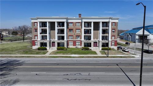 1614 E Linwood Blvd, Kansas City, MO, 64109-2006 | Card Image