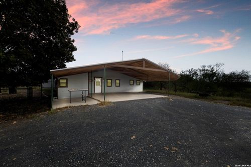 1529 County Road 4513, Hondo, TX, 78861-5645 | Card Image