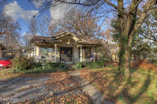 614 E 14th St, Baxter Springs, KS, 66713-1714 | Card Image