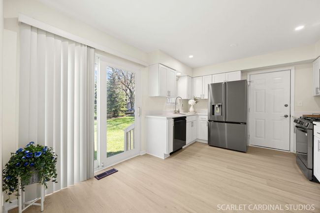 700 Cooper Ct E, House other with 3 bedrooms, 3 bathrooms and 2 parking in Aurora IL | Image 7