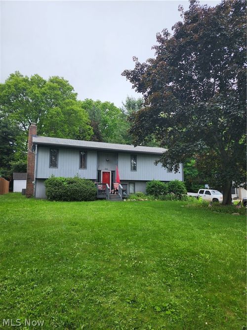 3826 Hile Rd, Stow, OH, 44224-4221 | Card Image