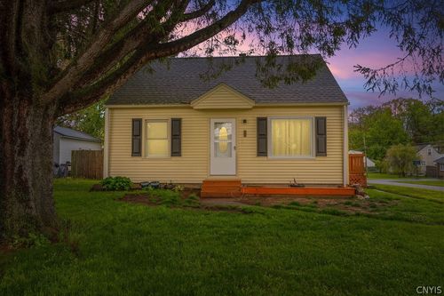 115 Tallmadge Rd, Syracuse, NY, 13212-1331 | Card Image