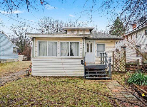 810 Mckinley St, Lansing, MI, 48906-4530 | Card Image