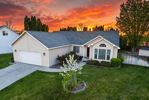 2714 S Zillah Ct, Kennewick, WA, 99337-2470 | Card Image