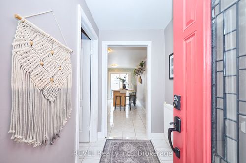 16 Jones Lane, Welland, ON, L3B3M5 | Card Image