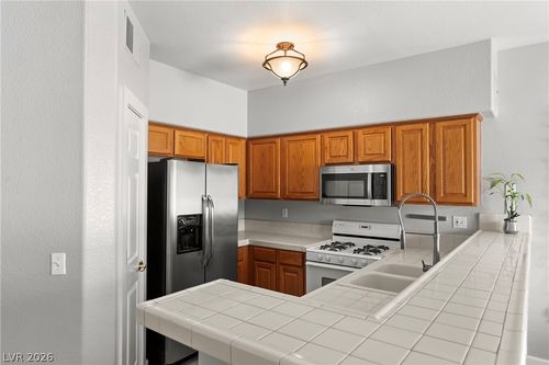 101-4940 Black Bear Rd, Las Vegas, NV, 89149-7710 | Card Image