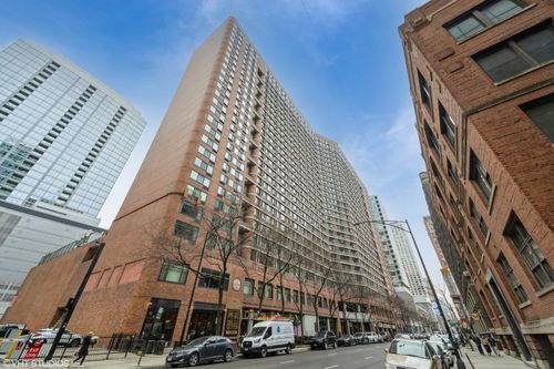 apt-723-211 E Ohio St, Chicago, IL, 60611-3222 | Card Image