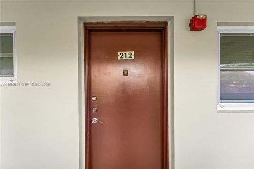 apt-212c-3090 Nw 46th Ave, Lauderdale Lakes, FL, 33313-1878 | Card Image