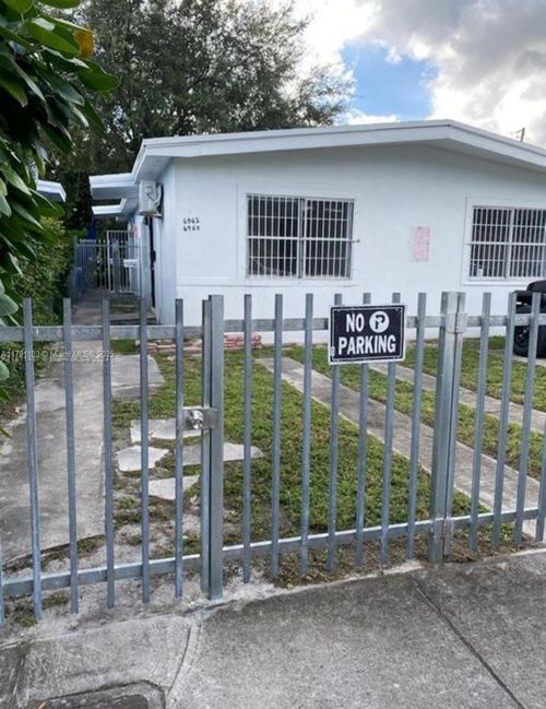 6962-6960 Nw 6th Ct, Miami, FL, 33150-3806 | Card Image