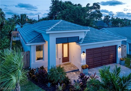 662 105th Ave N, Naples, FL, 34108-1840 | Card Image