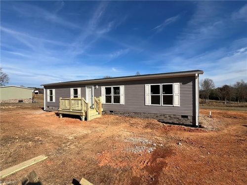 549 Mount Wesley Church Rd, Hiddenite, NC, 28636-9362 | Card Image