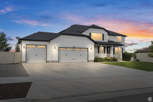256 W Pear St, Grantsville, UT, 84029-9784 | Card Image