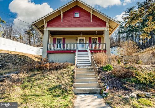 3521 Oak St, LAURELDALE, PA, 19605-2021 | Card Image