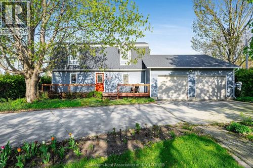 6527 Main Street, Comber, ON, N0P1J0 | Card Image