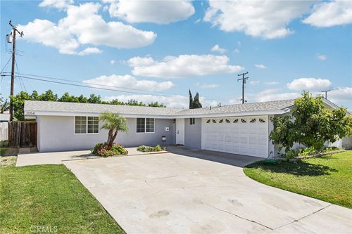 1054 N Hermosa Dr, Anaheim, CA, 92801-3622 | Card Image