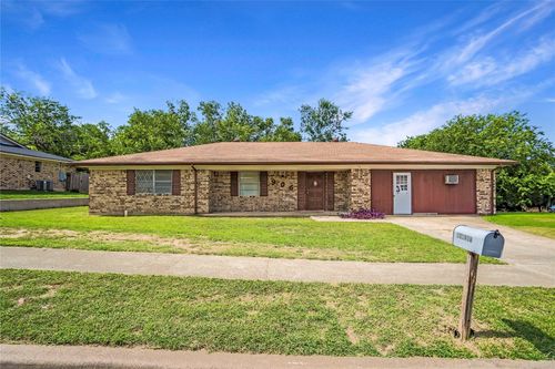 906 Lynn Ln, Copperas Cove, TX, 76522-4222 | Card Image