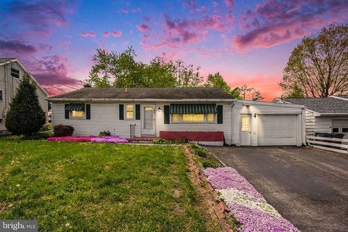 1872 Spring Rd, CARLISLE, PA, 17013-1153 | Card Image