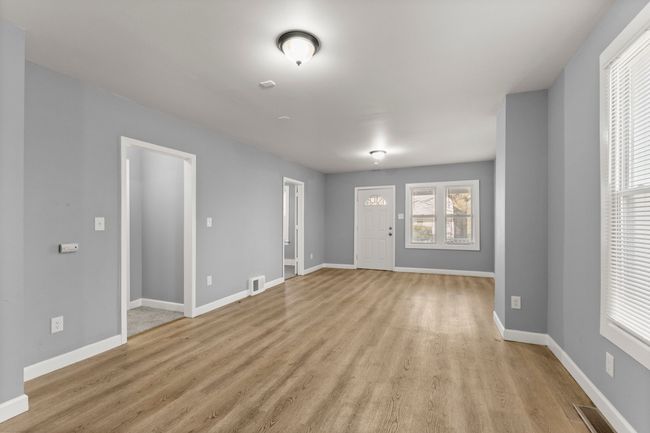 15840 Dexter Ave, House other with 3 bedrooms, 1 bathrooms and null parking in Detroit MI | Image 6