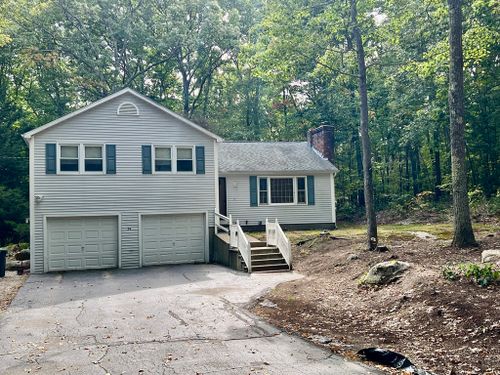 34 Carriage Lane, Hooksett, NH, 03106 | Card Image