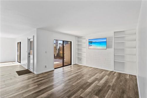 apt-4-4001 Sandlewood Ln, FORT MYERS, FL, 33907-3640 | Card Image