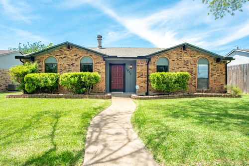 1917 Vine Dr, Garland, TX, 75040-9311 | Card Image