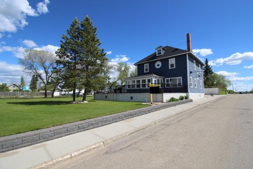 4705 50 St, Mayerthorpe, AB, T0E1N0 | Card Image