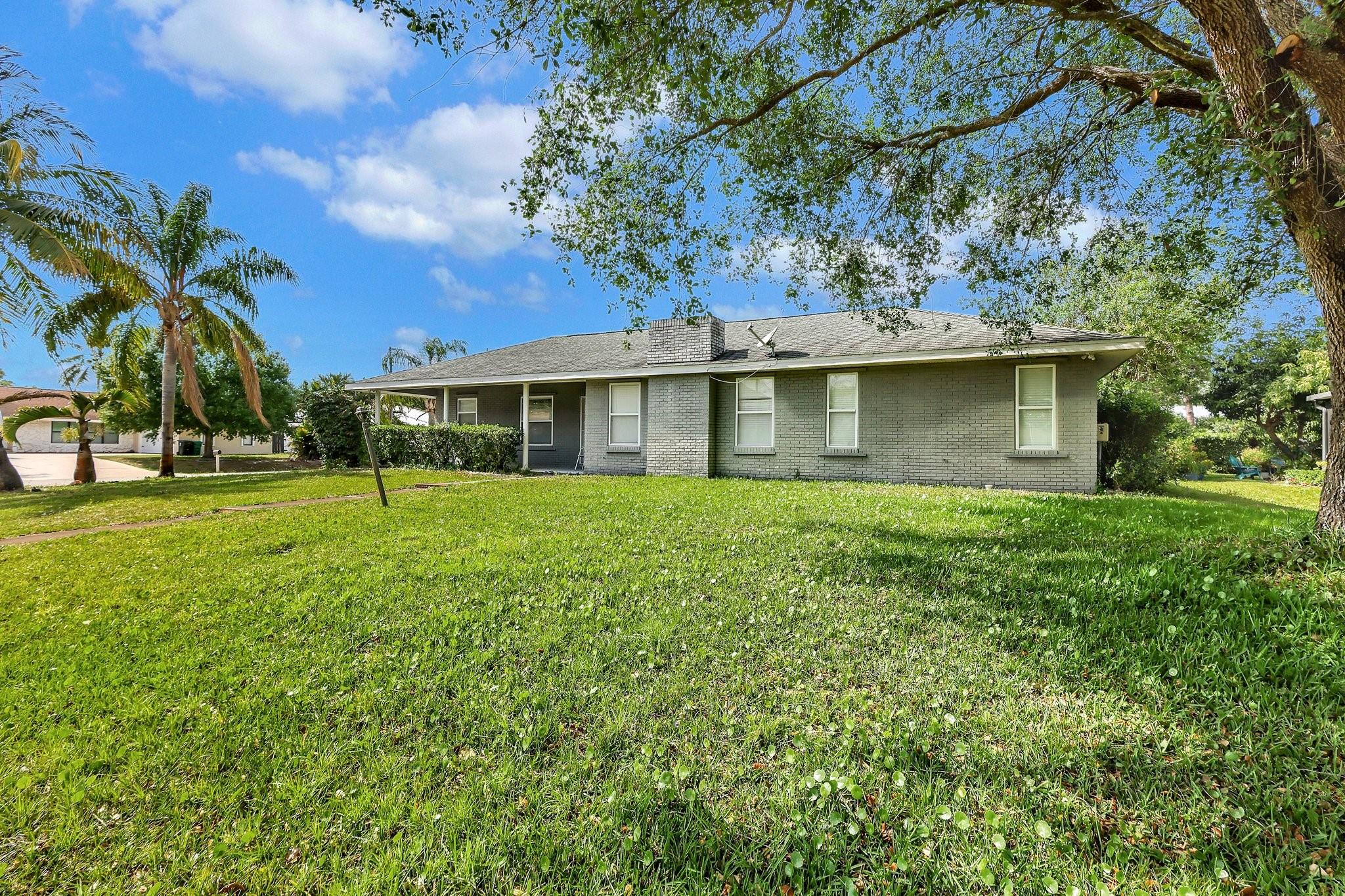 Crosspoint Dr, Port Saint Lucie, FL 34983