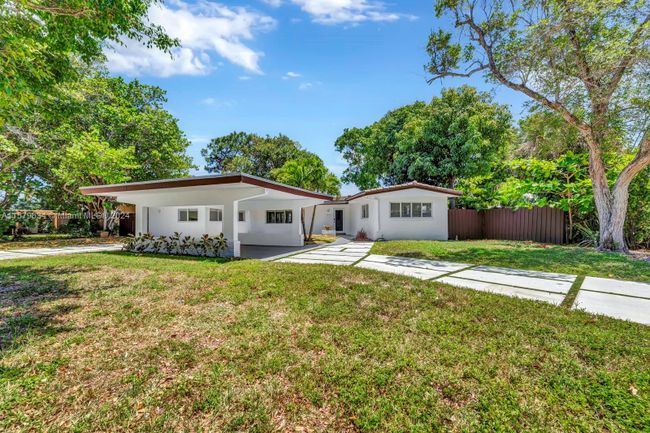 2117 Coral Gardens Dr, House other with 3 bedrooms, 3 bathrooms and null parking in Wilton Manors FL | Image 1