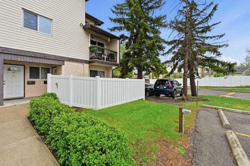 76-3745 Fonda Way Se, Calgary, AB, T2A5W7 | Card Image