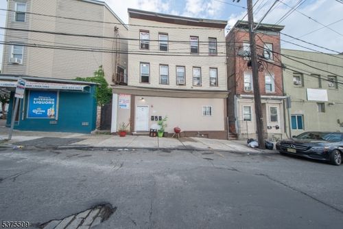 400 River St, Paterson, NJ, 07524-2929 | Card Image