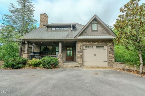 3009 Summit Trails Dr, Sevierville, TN, 37862-7877 | Card Image