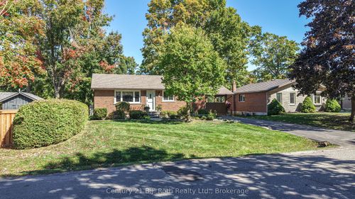 262 Lawrence Ave, Orillia, ON, L3V5M4 | Card Image