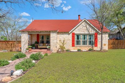 419 Broadway, House other with 3 bedrooms, 2 bathrooms and null parking in Marble Falls TX | Image 2