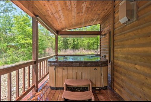 35 Triggerfish Rd, Broken Bow, OK, 74728-5374 | Card Image