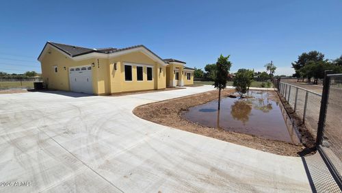 6824 W Illini St, Phoenix, AZ, 85043-6800 | Card Image