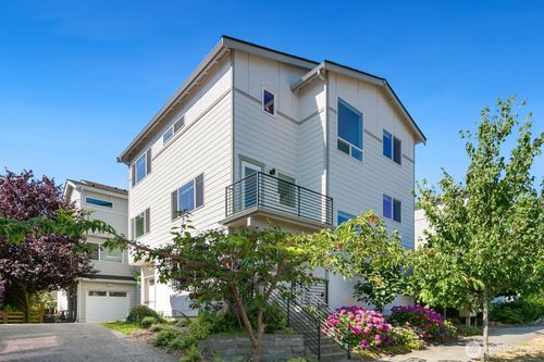 4261 S Holden St, Seattle, WA, 98118-5133 | Card Image