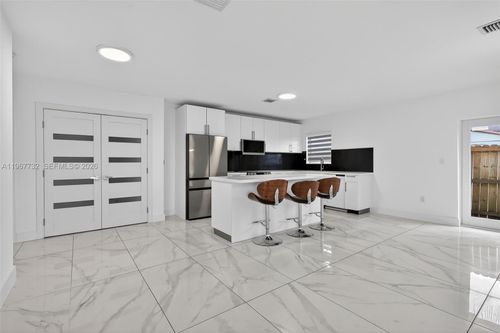 574 Nw 98th St, Miami, FL, 33150-1648 | Card Image