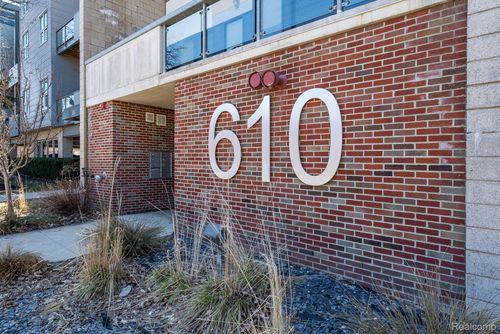 unit-204-610 S Troy St, Royal Oak, MI, 48067-2774 | Card Image