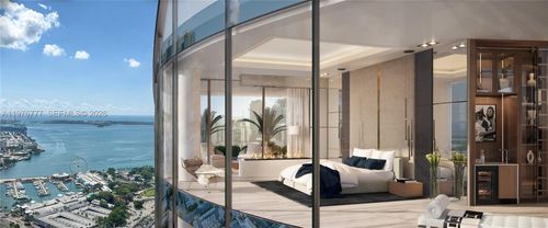 ph-5700-851 Ne 1st Ave, Miami, FL, 33132-1863 | Card Image