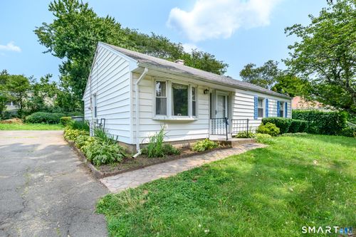 472 Anton St, Bridgeport, CT, 06606-2121 | Card Image