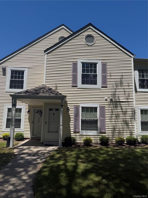 124 Fairview Cir, Middle Island, NY, 11953-2344 | Card Image