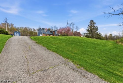 87 Mudtown Rd, Sussex, NJ, 07461-3618 | Card Image