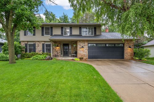 415 Wilton Dr Ne, Cedar Rapids, IA, 52402-1435 | Card Image
