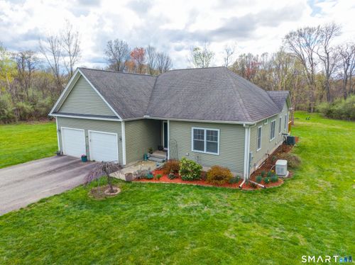 140 East Rd, Broad Brook, CT, 06016-9626 | Card Image