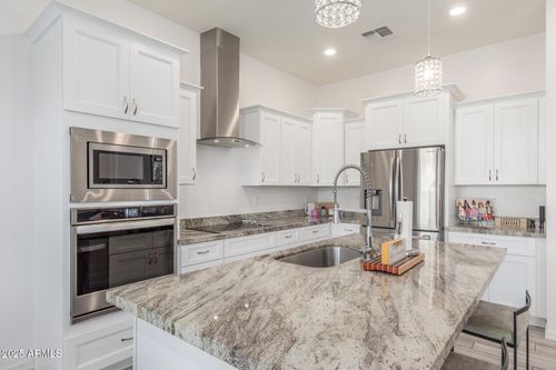 1526 E Shannon St, Gilbert, AZ, 85295-0302 | Card Image